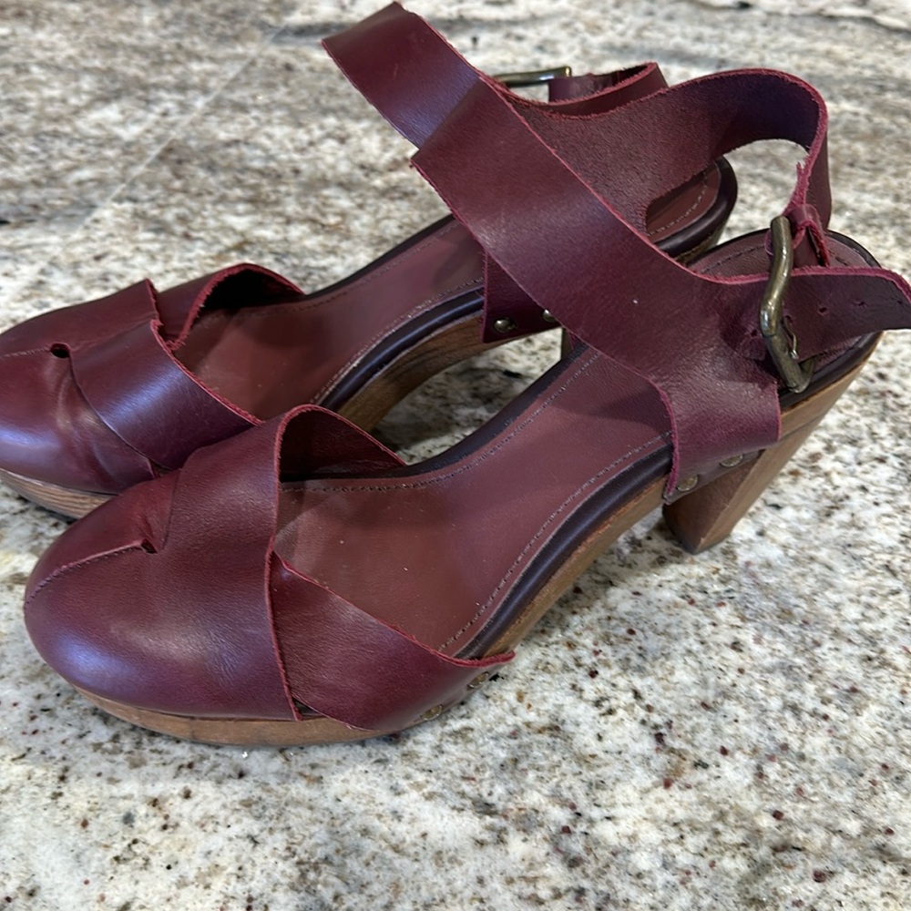 Size 9 Zara platform shoe